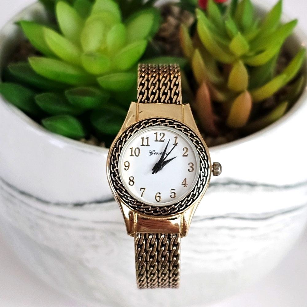 Vintage Geneva Ladies Round Elegant Golden Tone Metal Bangle Cuff Fashion Watch